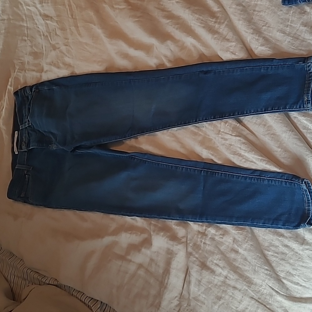 Levi's jeans. High rise, super skinny. Dark wash. W26 L28